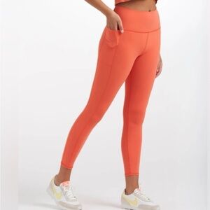 Vuori Studio Pocket Legging Women's Performance Leggings NWT. Size Med